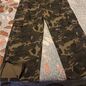Fashion Nova Olive Camo Cargo Pants